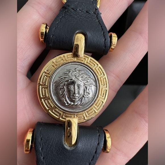 LOT 1435 24K gold plated Versace key ring - Picture 13 of 15